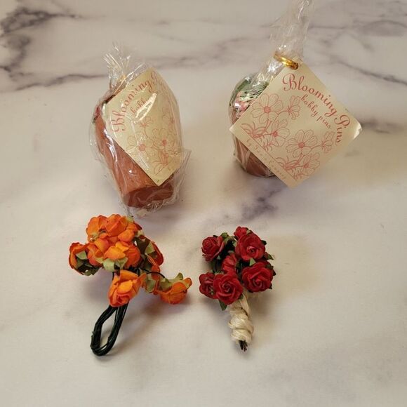 Two's Company Mt.Vernon New York blooming bobby ping mini flower pot bouquet min - Picture 1 of 5